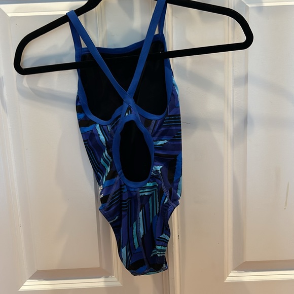 Girls speedo 6/22 blue and black one piece EUC Pet and smoke free - Picture 2 of 3